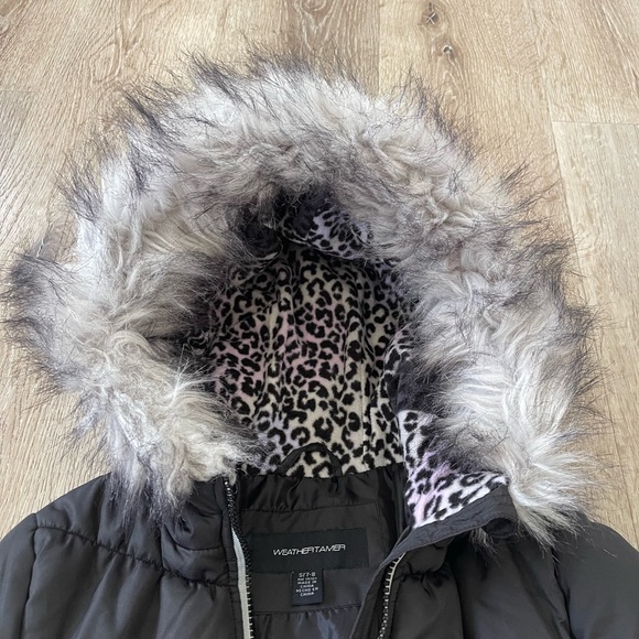 Girls 7/8 black puffer jacket - Picture 3 of 4